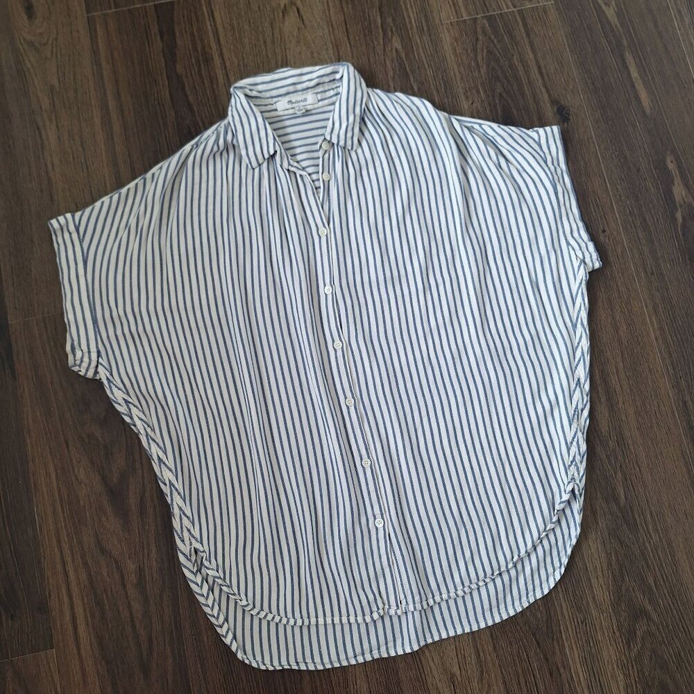 💙 Madewell Oversized Short Sleeve Button Up Blouse Pin Striped 100% Viscose Flo - Picture 3 of 9